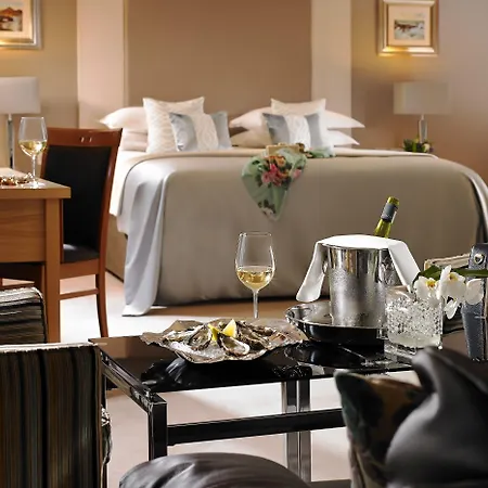 Coast Hotel, & Leisure 4* Вэстпорт