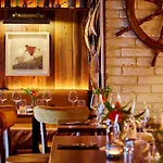 Coast 4* Westport