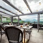 Coast 4* Westport