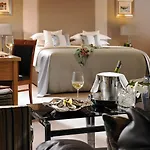 Coast 4* Westport