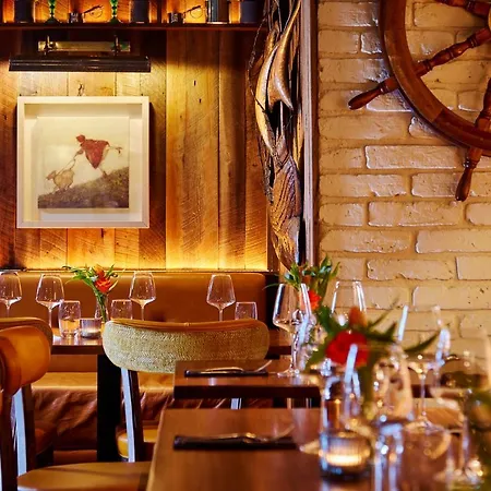Coast 4* Westport